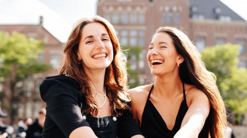 Amsterdam: Professional Photoshoot at Dam Square. - Booking Process