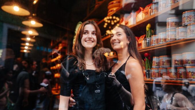 Amsterdam: Professional Photoshoot at Dam Square. - Frequently Asked Questions