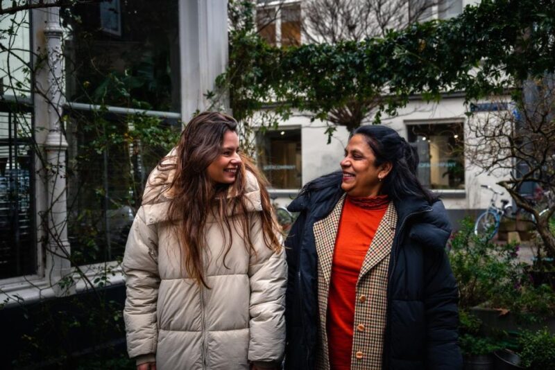 Amsterdam: Professional Photoshoot at the Canals - Canal Neighborhood in Jordaan
