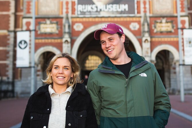 Amsterdam: Professional Rijksmuseum & Museumplein Photoshoot - Tailored Posing Guidance