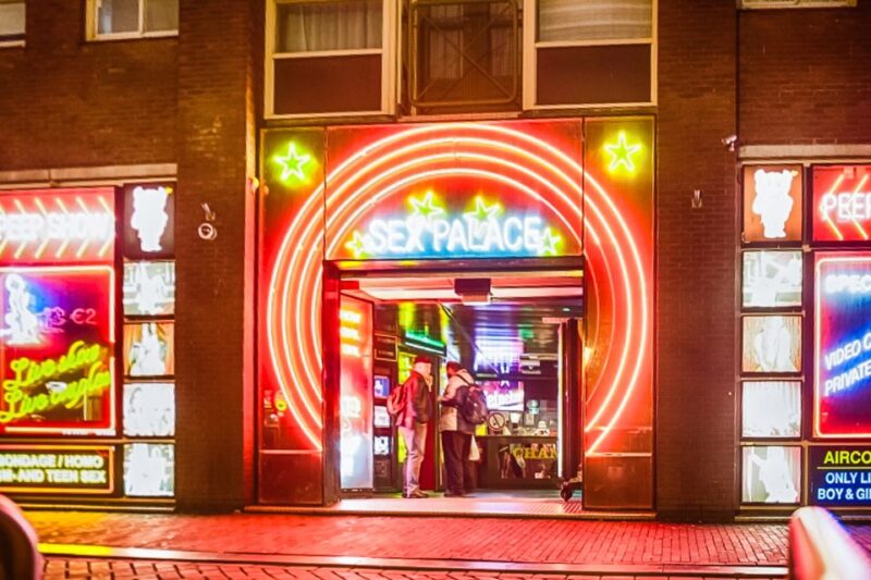 Amsterdam Red Light District & Coffee Shop Tour - Cultural Insights