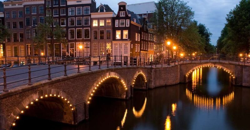 Amsterdam: Red Light District Self-Guided Audio Tour - Key Attractions