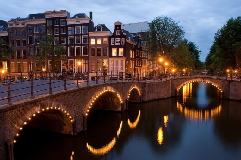 Amsterdam: Red Light District Self-Guided Audio Tour - Tour Features
