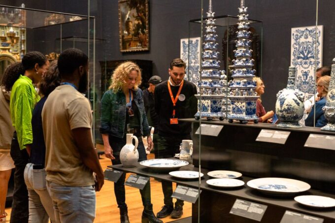 Amsterdam: Rijksmuseum Guided Tour and Ticket - Guided Tour and Commentary