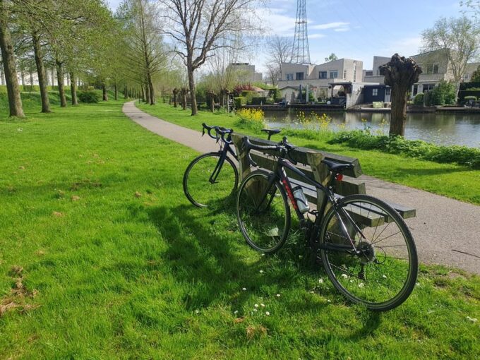 Amsterdam: Road Bike Rental With Self Guided Tour - Important Information