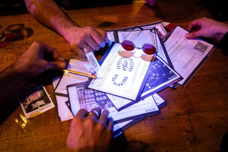 Amsterdam: Self-guided Red Light District Pub Crawl Mystery - Solving the True-Crime Mystery