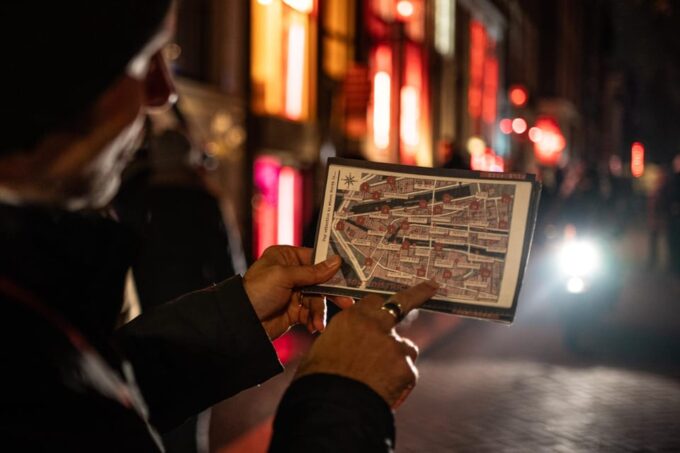 Amsterdam: Self-guided Red Light District Pub Crawl Mystery - Participant Requirements