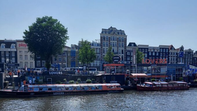 Amsterdam: Shore Excursion Incl. Walking Tour & Canal Cruise - Accessibility and Groups
