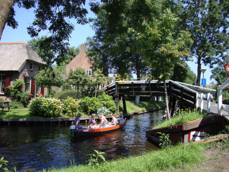 Amsterdam: Small Group or Private Tour to Giethoorn + Lunch - Customer Ratings and Feedback
