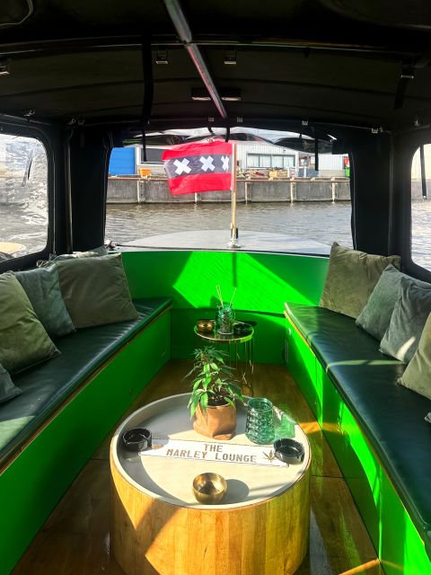 Amsterdam: Smoke and Lounge City Boat Cruise - Cruise Capacity and Adaptability