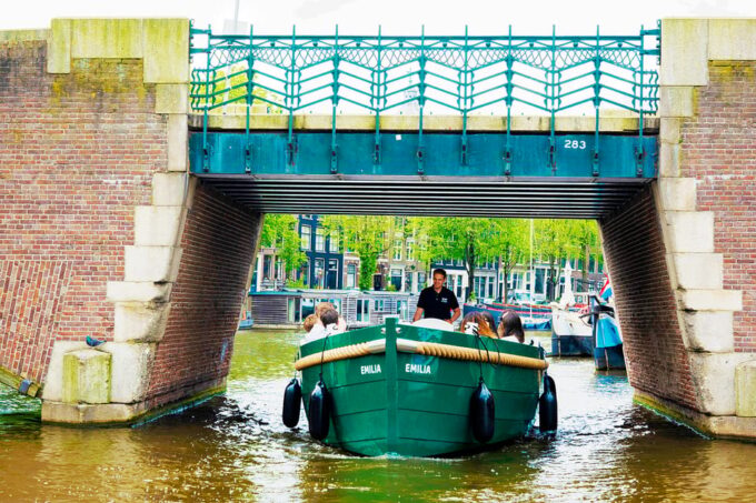 Amsterdam: the Newest Canal Cruise With a Wine, Beer or Soda - Sustainability and Environmental Impact