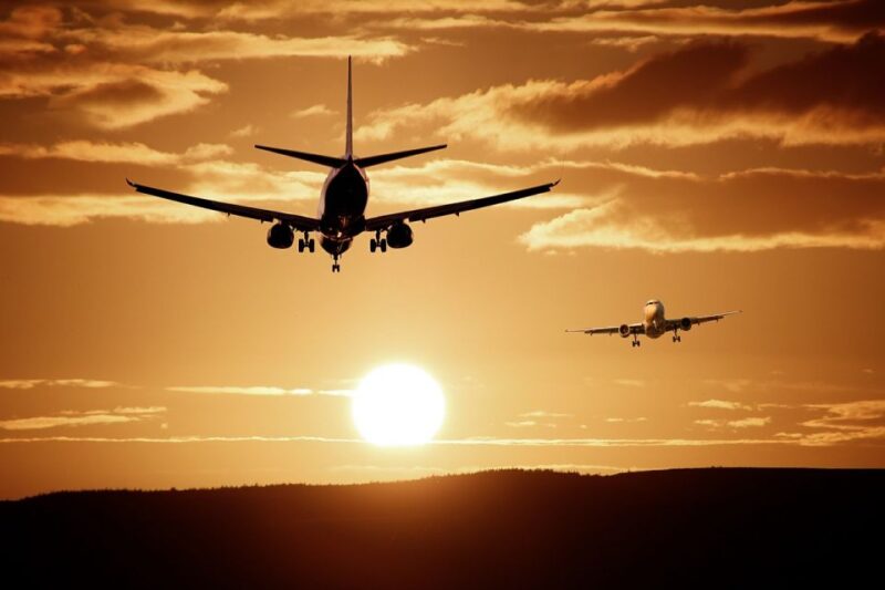 Amsterdam to Schiphol Private Transfer - Vehicle and Amenities