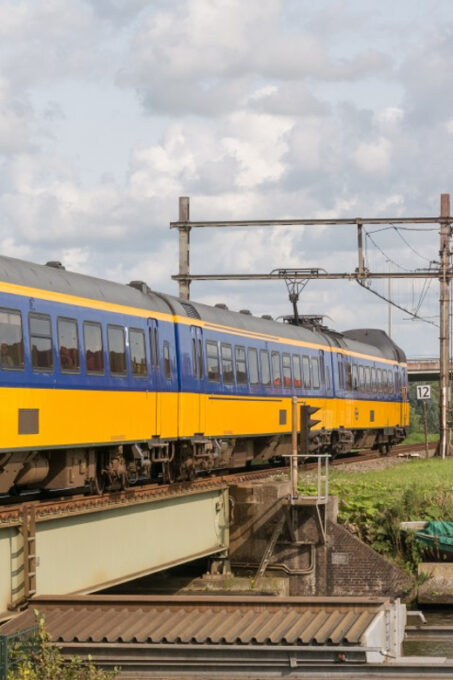 Amsterdam: Train + Tram Transferring To/From Scheveningen - Wheelchair and Bicycle Accommodations