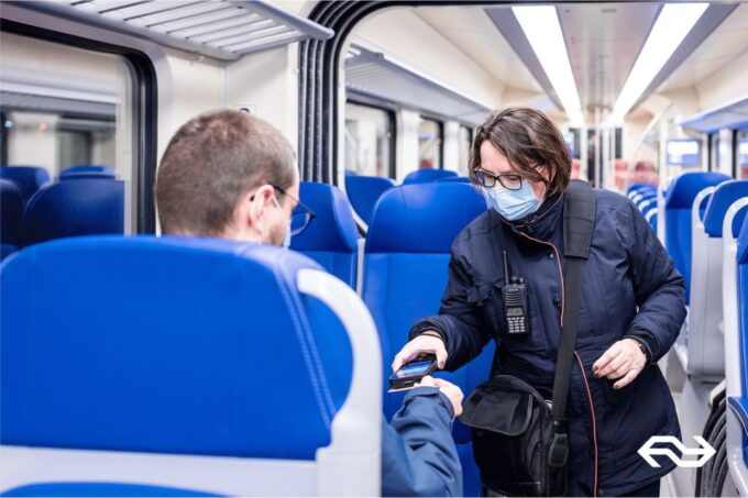 Amsterdam: Train Transfer Amsterdam From/To Den Haag - Train Schedule