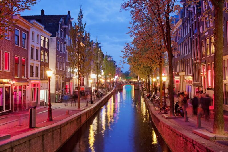 Amsterdam: Walking Tour of the Red Light District - Experience Highlights