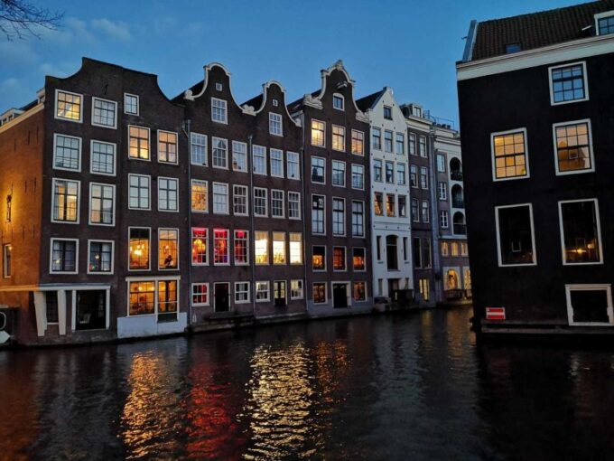 Amsterdam: Walking Tour of the Red Light District - Availability and Cancellation Policy