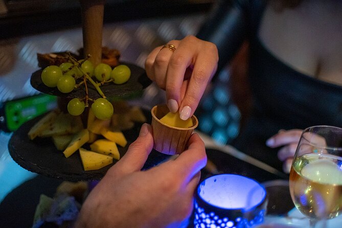 Amsterdam Wine and Cheese Evening Cruise - Service Experience