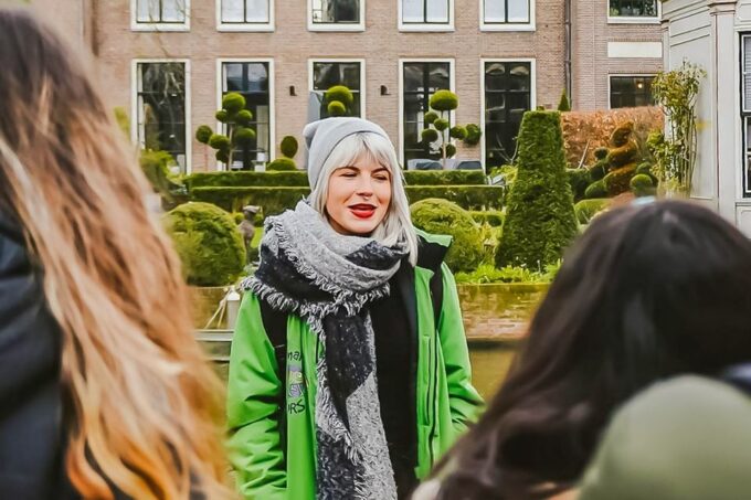 Amsterdam: Zaanse Schans, Edam, Volendam & Marken Bus Tour - Tour Language Options