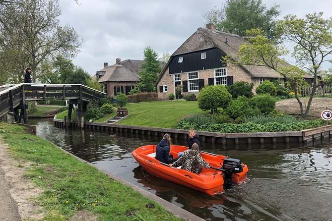 Amsterdam: Zaanse Schans & Giethoorn With Canal Cruise - Meeting and Pickup Details