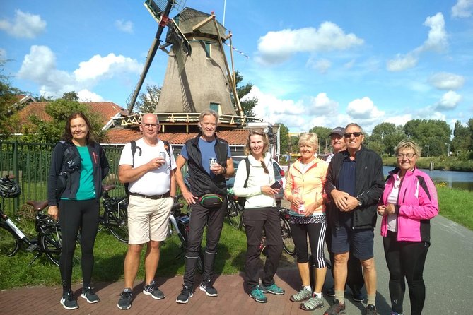 Amsterdams Countryside Half-Day Bike Tour in Small Group - Enjoying Apple Pie in Holysloot