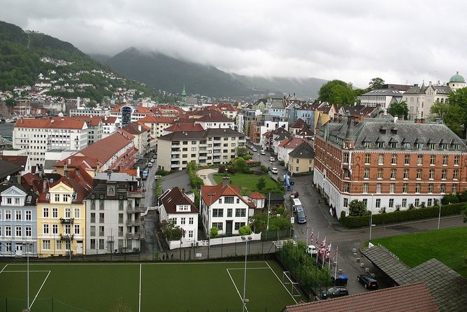 An Amazing Guided Private Walking Tour of Stavanger. - Physical Fitness Requirements