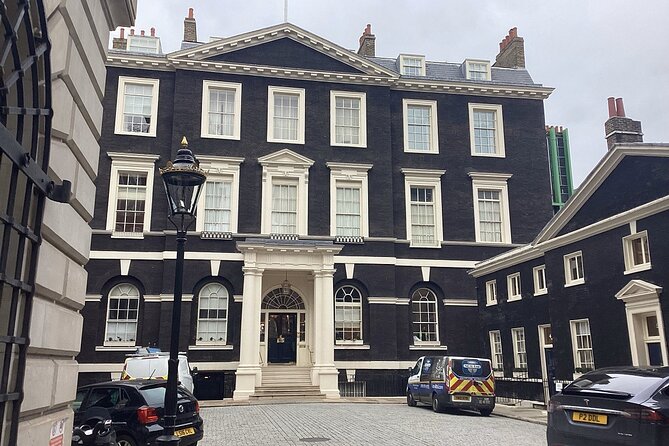 An Audio Guide of Oscar Wildes Former London Haunts - Public Transportation Links
