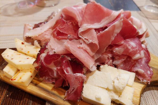 An Authentic Food & Wine Tour With a Sommelier in Pisa - Logistics and Accessibility