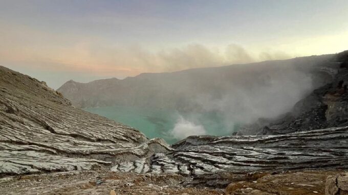 An Intimate Private Kawah Ijen Midnight Tour From Banyuwangi - Health and Safety Precautions