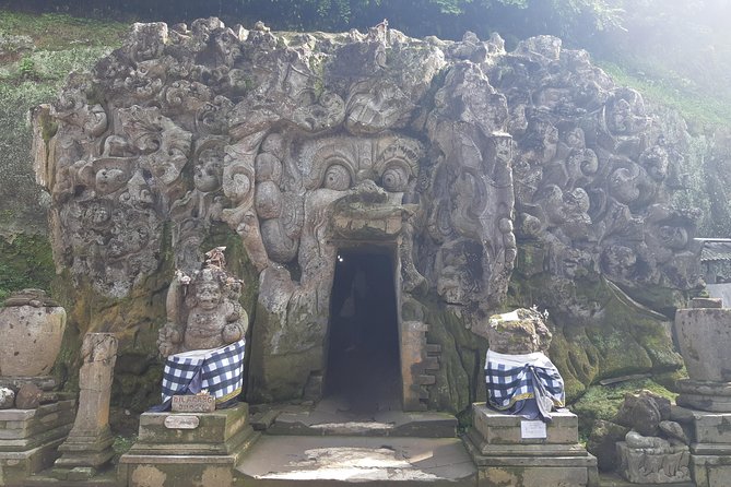 Ancient Temples Tours, Waterfall and Coffee Plantation - Pickup Information