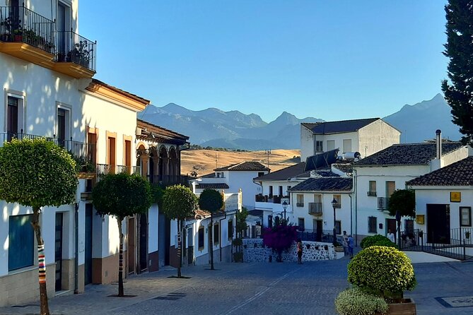 Andalucia by Sunset - Half Day Tour Including Dinner and Ronda Pickup - Exploring Montecorto and El Gastor