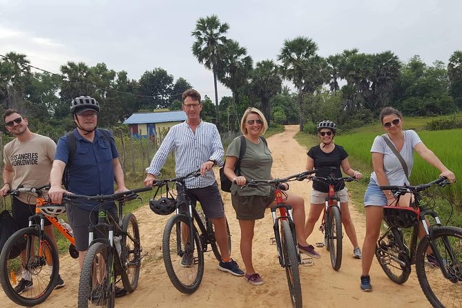 ANGKOR DISCOVERY by BIKE & HIKE ( Private With Tour Guide) - Meeting and Pickup