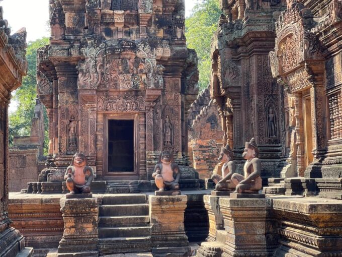 Angkor Highlights: Private Tour With Banteay Srei - Pickup and Contact Information