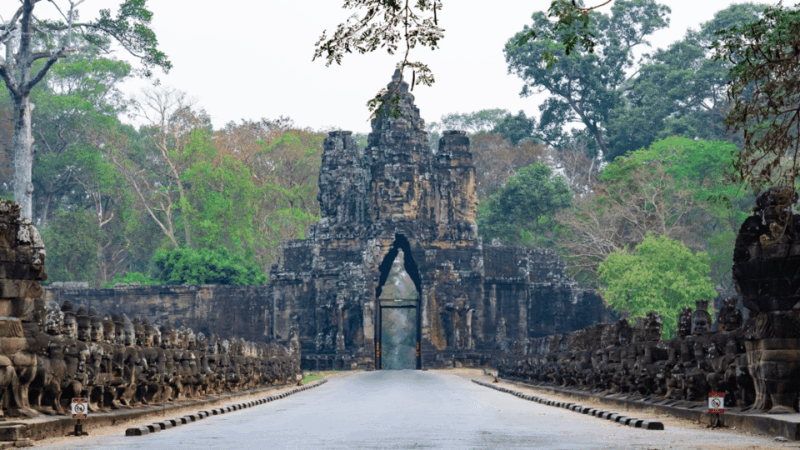 Angkor Highlights Tour: Angkor Wat, Angkor Thom & Ta Prohm - Dress Code and Mobility