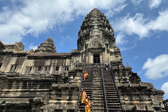 Angkor Sunrise Bike Tour With Lunch Included - Dress Code and Accessibility