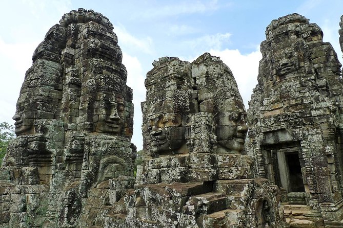 Angkor Wat 4 Day Tour Package and Two Way Airport Shuttle - Experiencing the Angkor Wat Small Tour