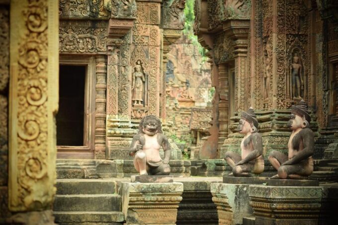 Angkor Wat, Bayon, Ta Prohm, and Kbal Spean: 2-Day Tour - Banteay Srei Temple