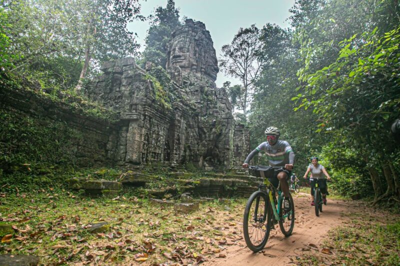 Angkor Wat: Guided Sunrise Bike Tour W/ Breakfast and Lunch - Itinerary Highlights
