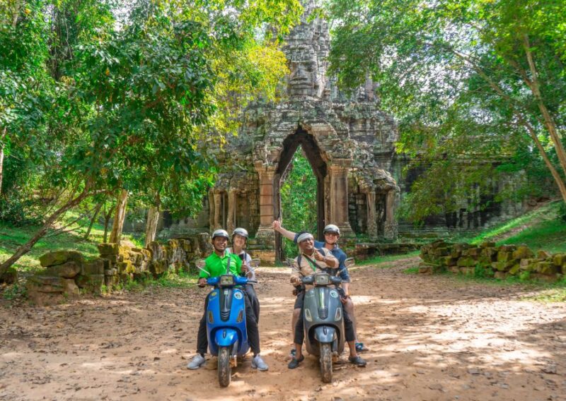 Angkor Wat: Guided Vespa Tour Inclusive Lunch at Local House - Tour Experience