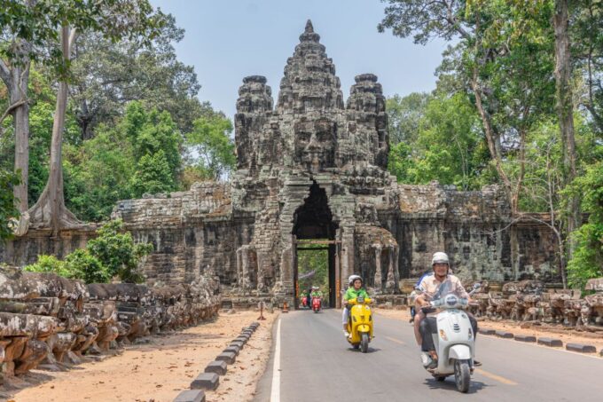Angkor Wat: Guided Vespa Tour Inclusive Lunch at Local House - Cultural Immersion