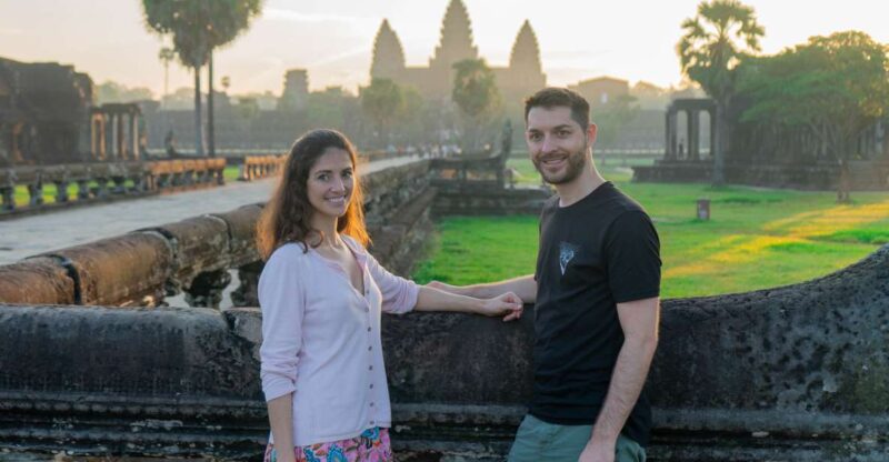Angkor Wat: Half-Day Sunrise Vespa Tour With Lunch - Itinerary Highlights