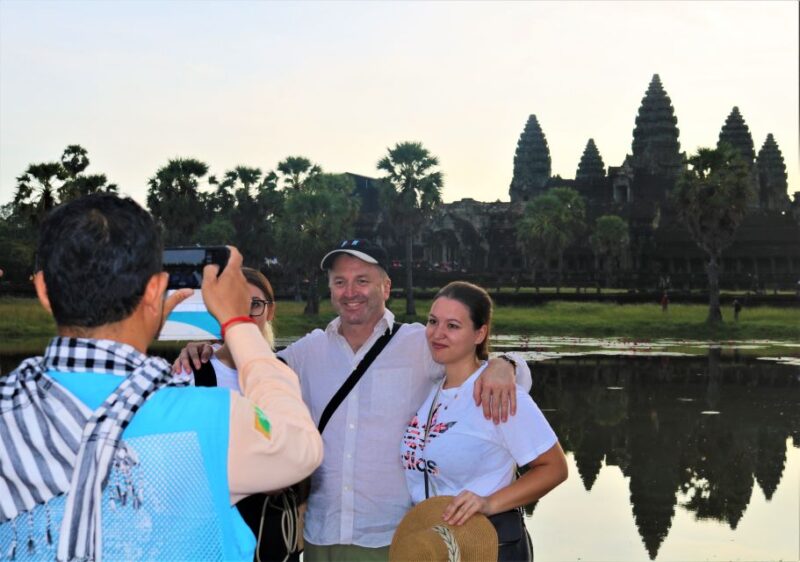 Angkor Wat: Highlights and Sunrise Guided Tour - Customer Reviews and Ratings