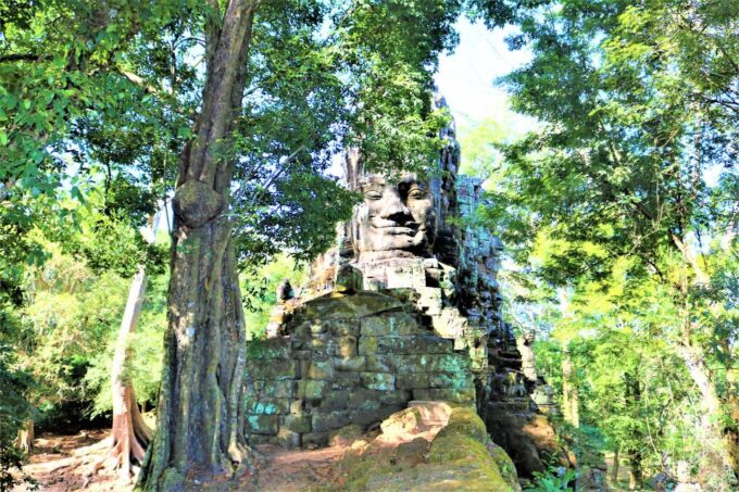 Angkor Wat: Highlights and Sunrise Guided Tour - Exploring Angkor Wat at Sunrise