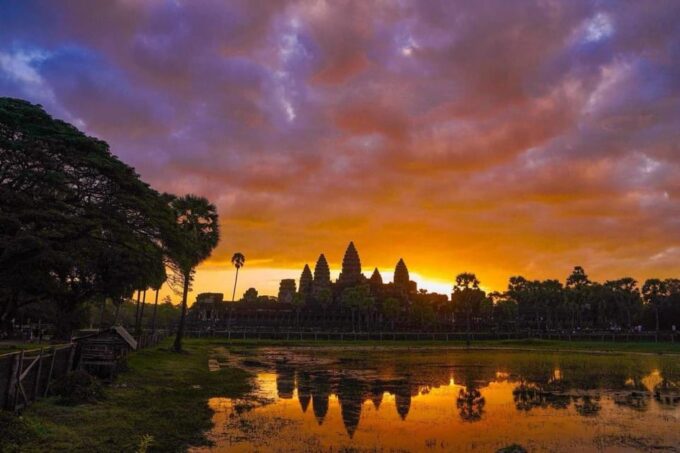 Angkor Wat One Day Private Tour Including Sunrise (Tuk Tuk) - Visiting Ta Prohm and Banteay Kdei