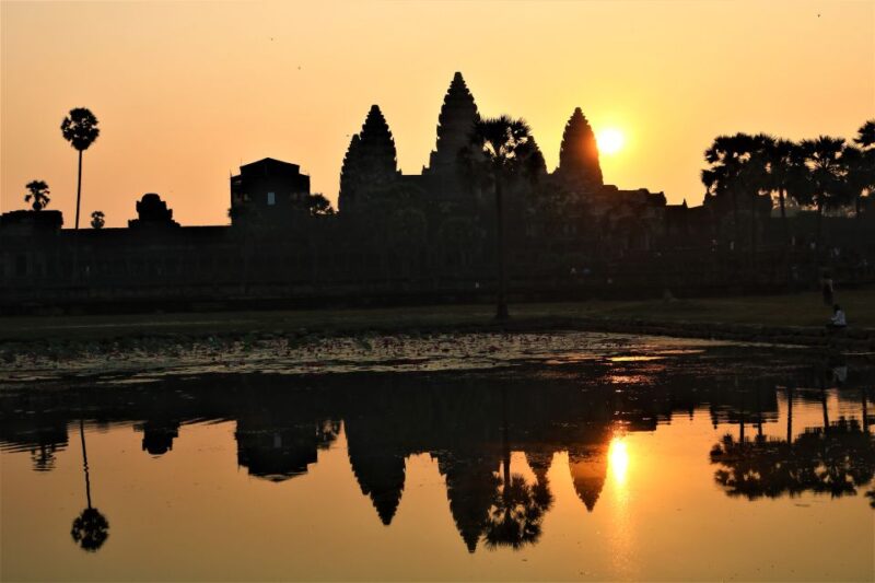 Angkor Wat: Private Sunrise Tour With Champagne Breakfast - Important Information