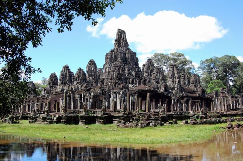 Angkor Wat Small Cycle With Private Tuk-Tuk - Sunrise Tour