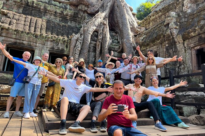 Angkor Wat Small-Group Day Tour and Sunset With Lunch Included - Professional Guide and Expertise