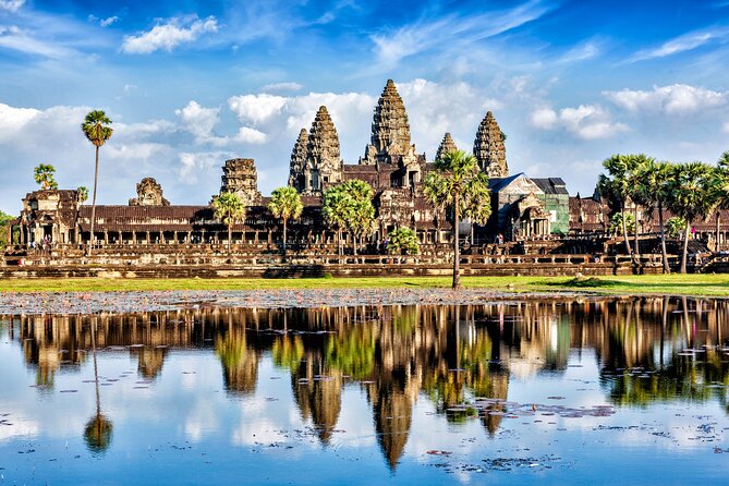 Angkor Wat Small Group Tour Inclusive Lunch - Discovering Angkor Thom