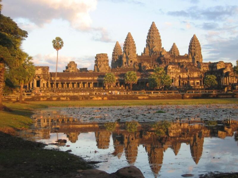 Angkor Wat: Small-Group Tour With Balloon Ride and Lunch - Guided Experience