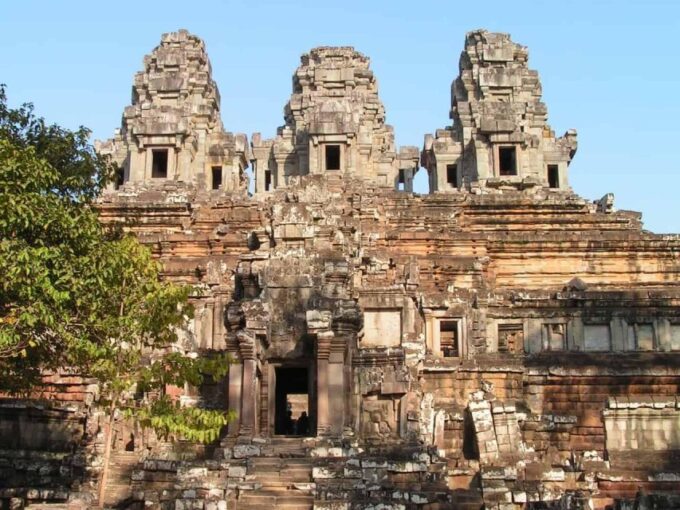 Angkor Wat Small Tour Sunrise With Private Tuk Tuk - Language