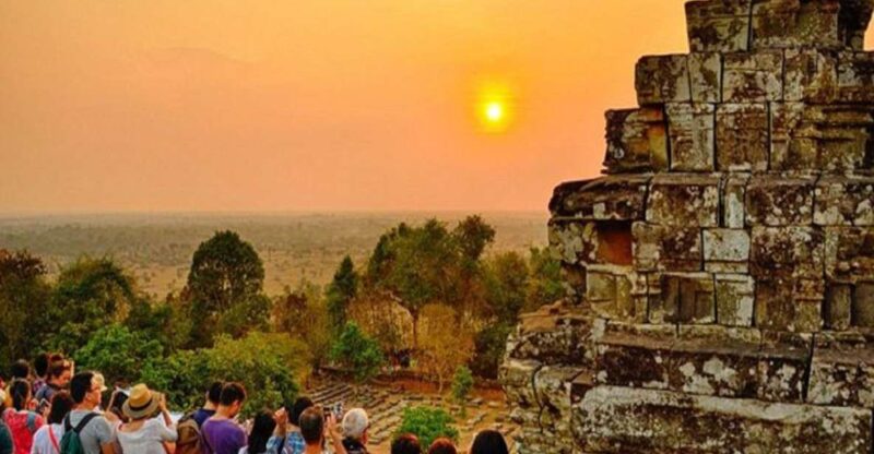 Angkor Wat Small Tour With Sunset Private Tuk-Tuk - Tour Itinerary